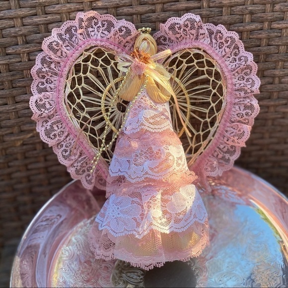 Stunning Pink & White Lace Vintage Corn Husk Angel Tree Topper Christmas Holiday - Picture 2 of 7